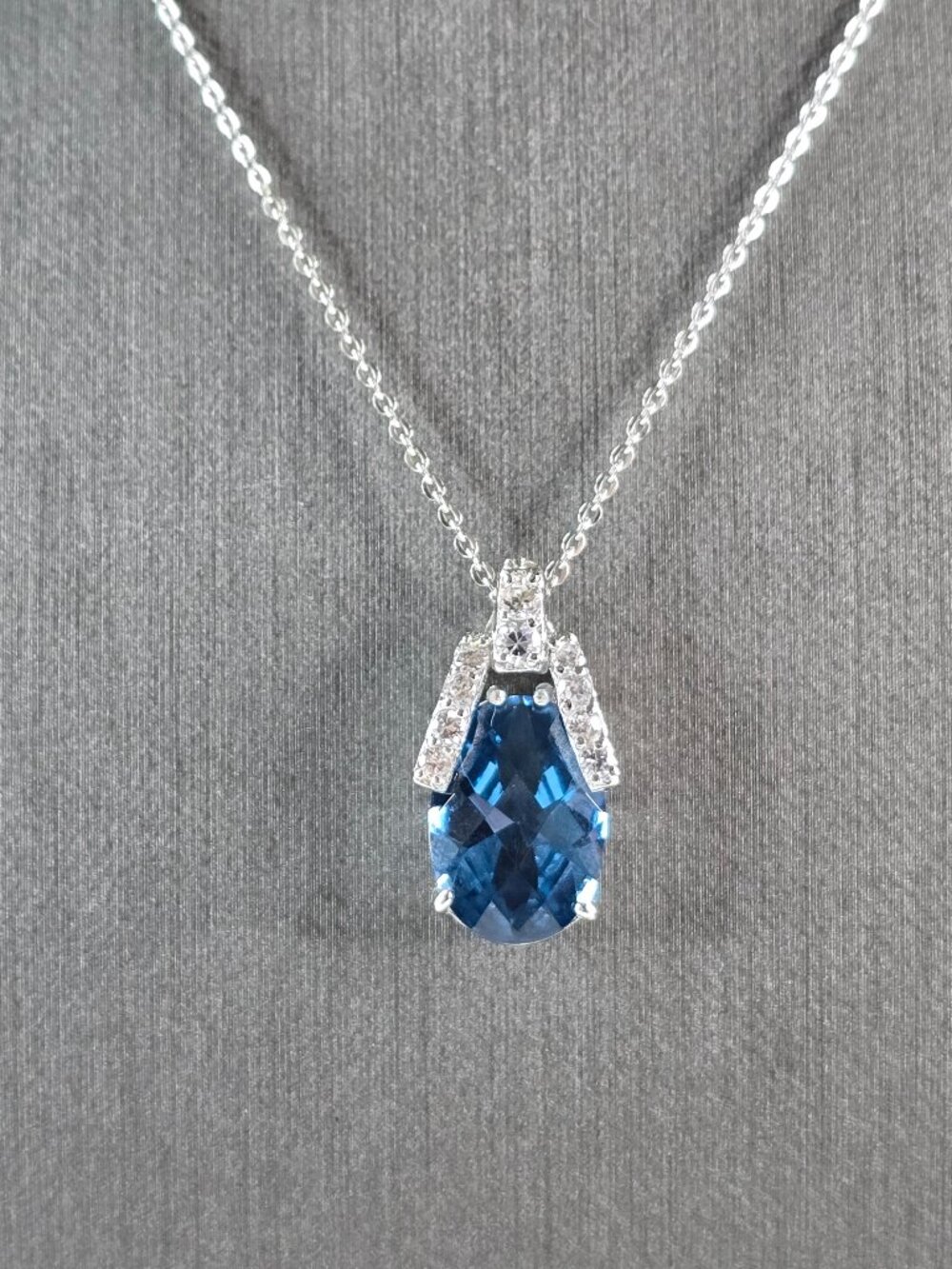 Womens Vintage Estate Sterling Silver Topaz Pendant Necklace 4.8g E4159